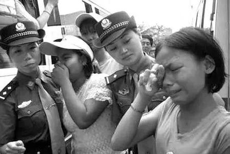 现在还有人贩子拐卖女生吗(人贩子拐走小女孩)