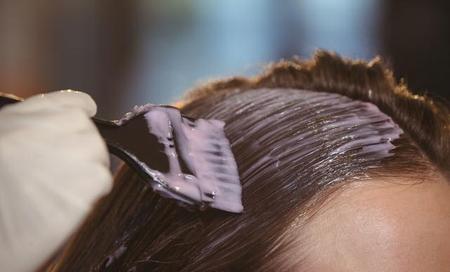 染头发对身体的危害有哪些(染发对身体有哪些伤害)