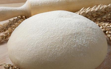 披萨皮的做法(披萨怎么放烤箱)