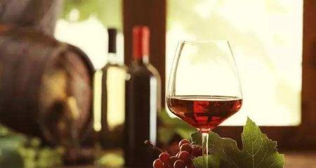 红酒可以加雪碧(红酒可以配雪碧喝吗)