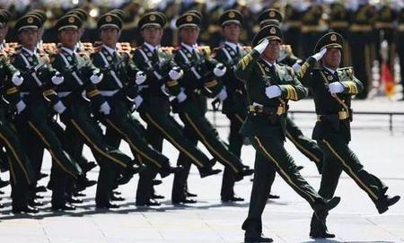 阅兵正步走多少步(为什么阅兵正步走要走128步)