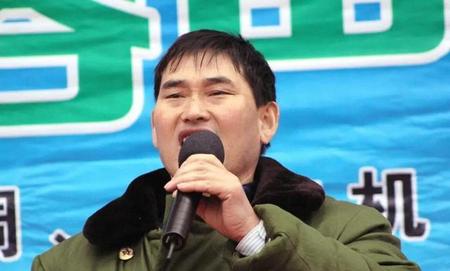 张晓磊与大衣哥疑私下和解(明知虎山行偏向虎山行)