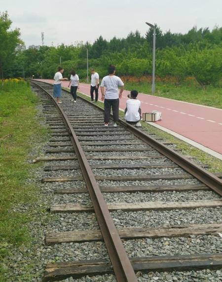 左倾思想和右倾思想的区别(左派思想和右派思想)