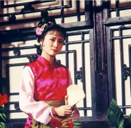 宝玉与麝月之间的关系