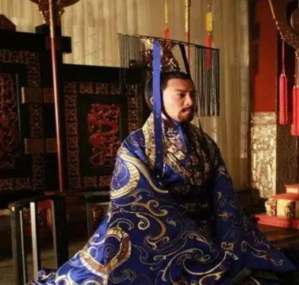 曹丕为什么要废掉汉献帝(曹丕对汉献帝有多好)