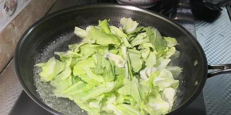 为什么需要焯水(炒菜需要焯水吗)