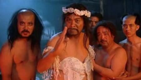 滑稽和诙谐的区别(滑稽的动作逗得大家哈哈大笑)