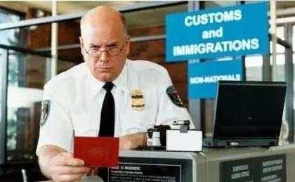 美国绿卡什么意思啊(美国的绿卡是什么意思)