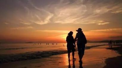 老夫少妻晚年会不会幸福(老夫少妻的婚姻生活)