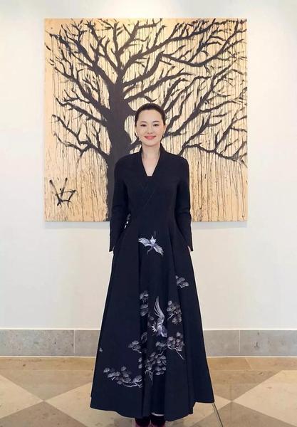 和咏梅很像的女演员