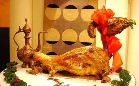 乌鲁木齐最好吃的烤全羊在哪里(尉犁县烤全羊哪家好吃)