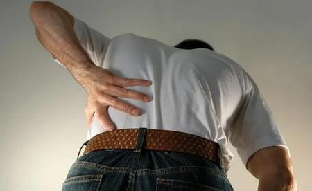男人长期腰疼是啥原因(男人经常腰痛是什么原因)