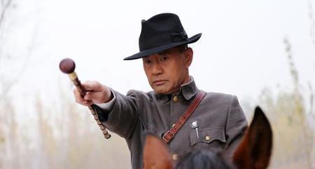 红高粱里的朱豪三是好人吗(红高粱朱豪三扮演者)