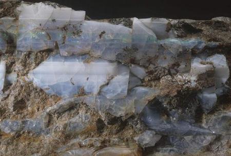 澳宝宝石值钱吗(欧泊石戒指)