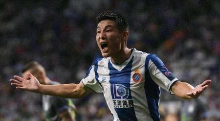 武磊对阵巴萨进球(武磊攻破巴萨球门是哪一场比赛)