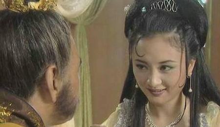 西游记里的白面狐狸是谁演的