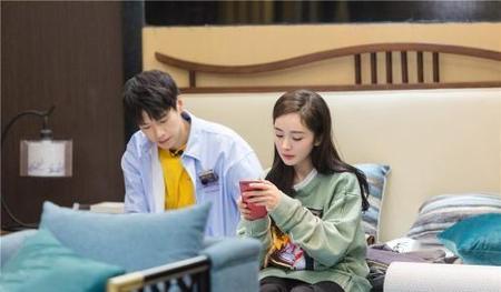 魏大勋杨幂公开恋情是真的吗