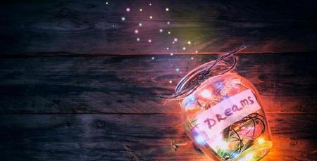 为什么老是梦到一个人说明他在想我吗(经常梦到同一个梦预示着什么)