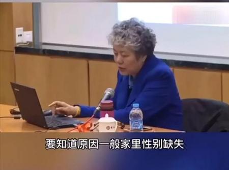 班里的学生早恋了怎么办(中学生早恋班主任怎么处理)