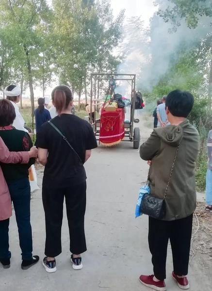 出殡排队前后顺序(出殡队伍顺序怎么排)