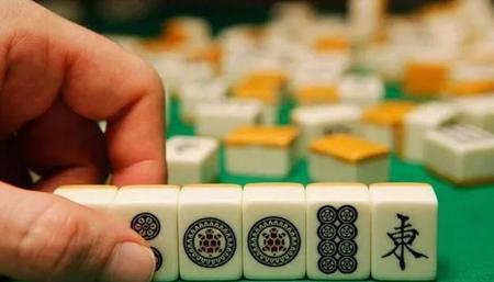 每天坐在麻将馆的女人好吗(忠告沉迷打麻将的女人)