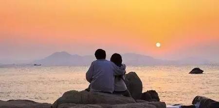 如何放弃一个很爱很爱的人(该怎样放弃一个深爱的人)