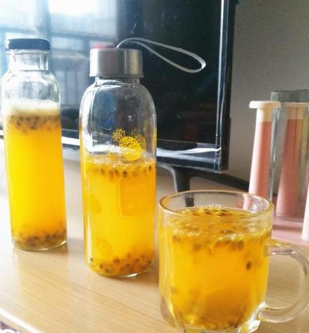 怎样鲜榨果汁(各种鲜榨果汁的做法大全窍门)