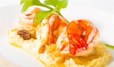 经济舱和头等舱的区别(飞机的头等舱和经济舱有什么区别)