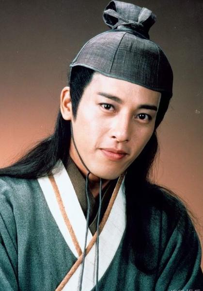 华山派倾派前往嵩山寻求公道是谁被安排留下照顾令狐冲(新笑傲江湖答题答案大全)