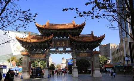 昆明和贵阳气候不同的原因