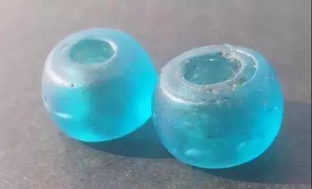 天然琉璃石是宝石吗(天然琉璃原石图片大全)