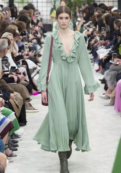 牛油果绿色显白还是显老(什么颜色衬托皮肤白)