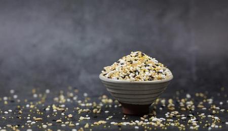 用白棺材什么意思(梦到白色棺材是什么意思)