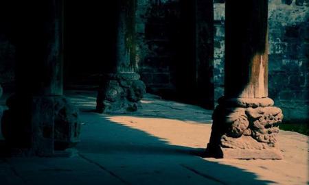 寂寞空庭春欲晚梨花满地不开门是什么季节