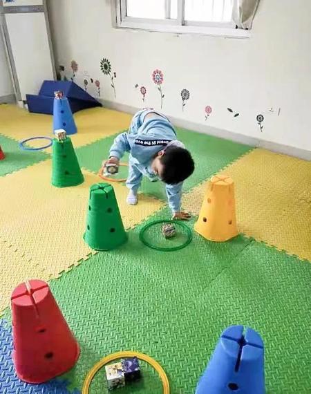 孩子得了自闭症(遇到自闭症的孩子怎么办)