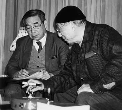 历史往往有许多惊人的轮回(历史的轮回总是惊人的相似)