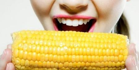玉米的营养含量(经常吃玉米对皮肤有什么好处)