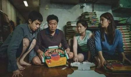 韩国电影《寄生虫》豆瓣影评(韩国电影《寄生虫》豆瓣评分高达9)