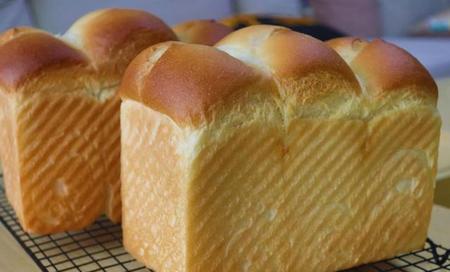 面包怎样才能做的松软(面粉发酵需要用保鲜膜密封吗)