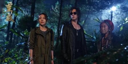 盗墓笔记黑瞎子什么时候出场的(盗墓笔记的黑瞎子跟吴邪的关系)