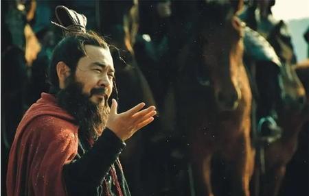 刘备关羽张飞被曹操抓住的笑话