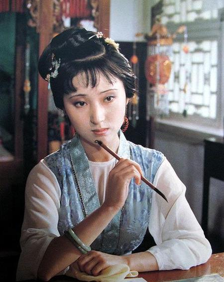 宝黛钗三人的关系