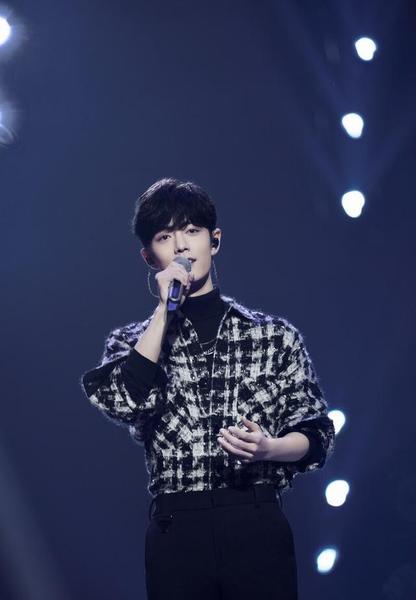 真的会有人等肖战到35岁吗(肖战结过婚没)