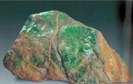 玉的原石叫什么(怎样辨认玉石原石)