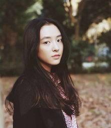 烫完头发怎么弄直(烫了头发怎么拉直)