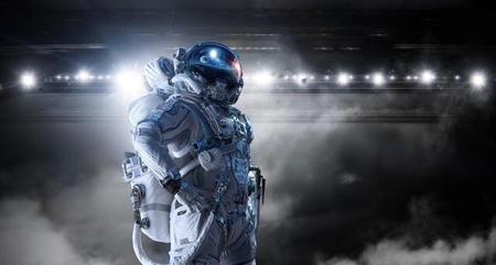 宇航员在太空会遇到什么危险(宇航员在太空中)