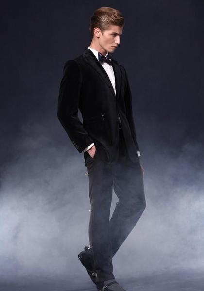 相机镜头上的af和mf是什么意思(手动对焦是af还是mf)