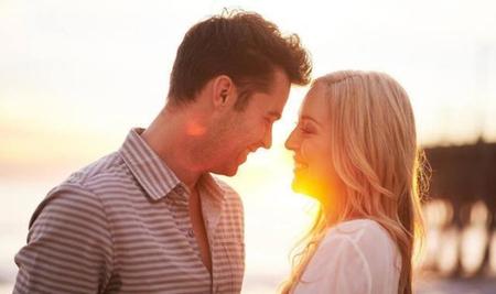 两个人生活不到一起了怎么办(两个人相爱不能在一起怎么办)