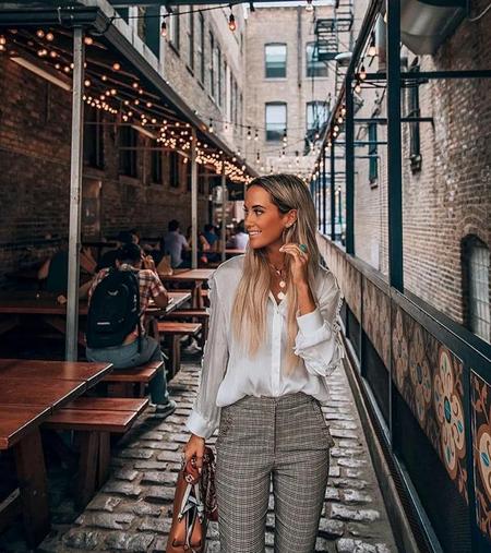 格子裤配什么衣服好看(格子裤子搭配什么上衣好看)