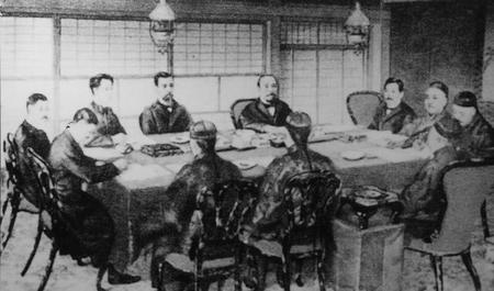 浅论李鸿章的功与过(李鸿章的救国主张是什么)